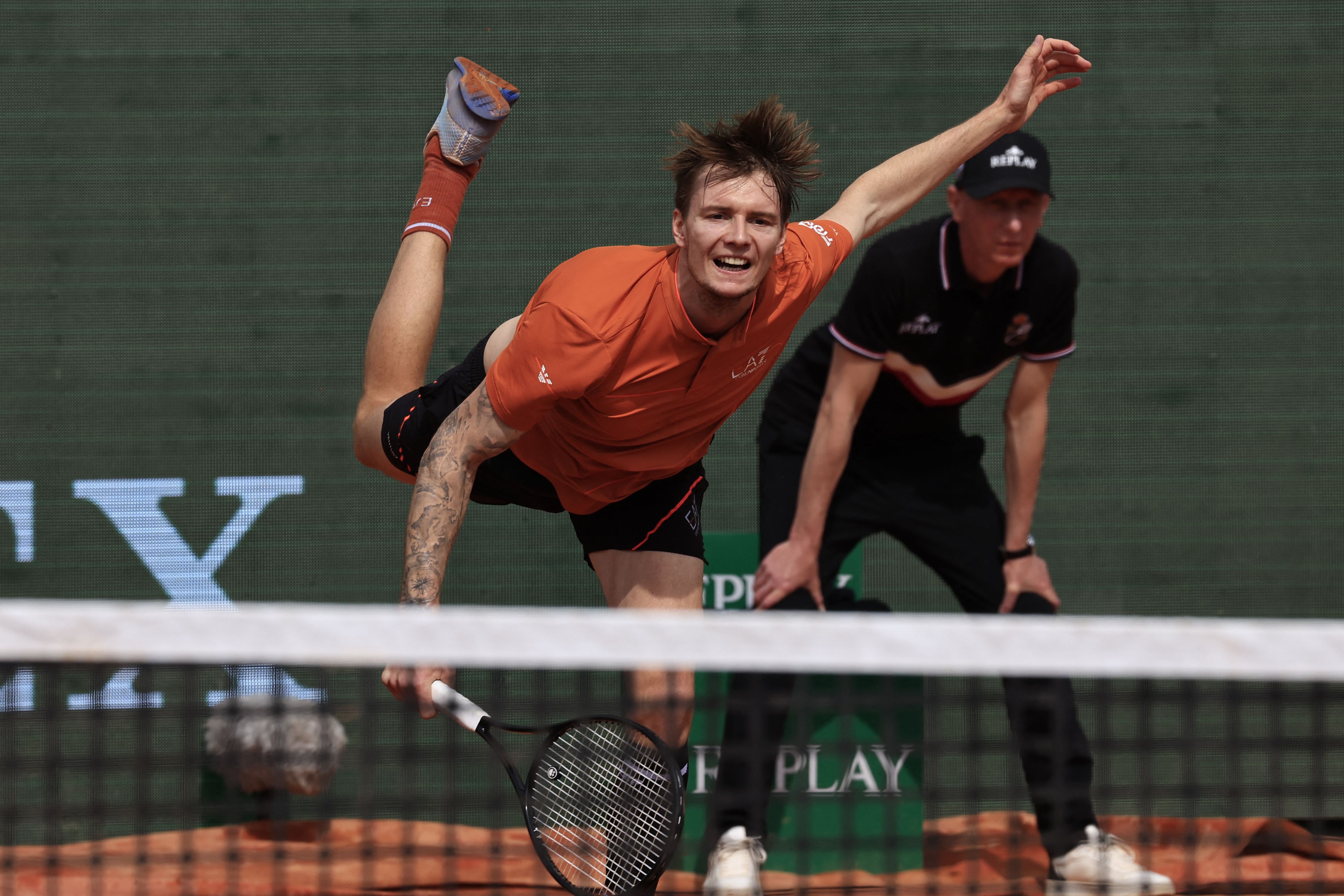 蒙特卡洛大师赛横扫戴维斯杯，兹维列夫高光表现的简单介绍