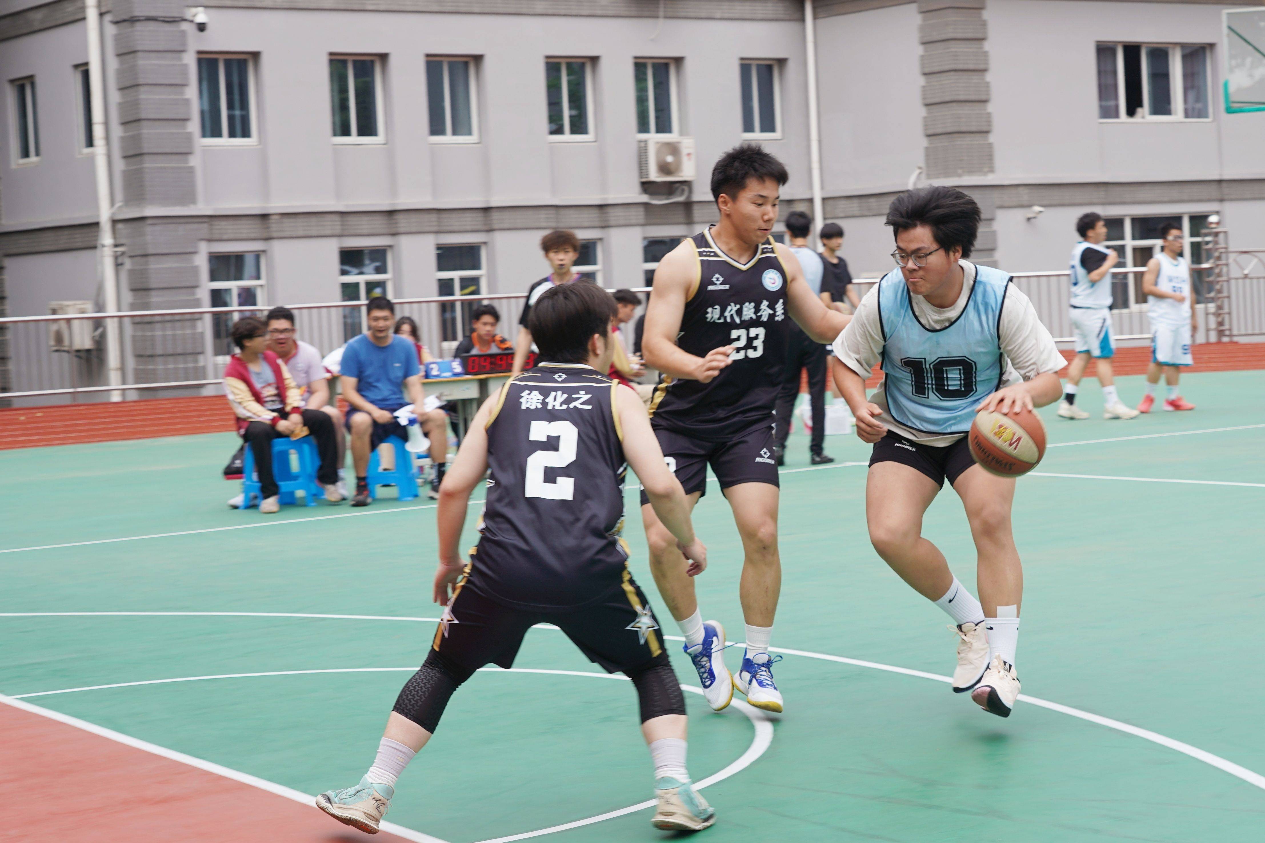 关于中国篮球职业联赛的高潮瞬间引爆话题的信息