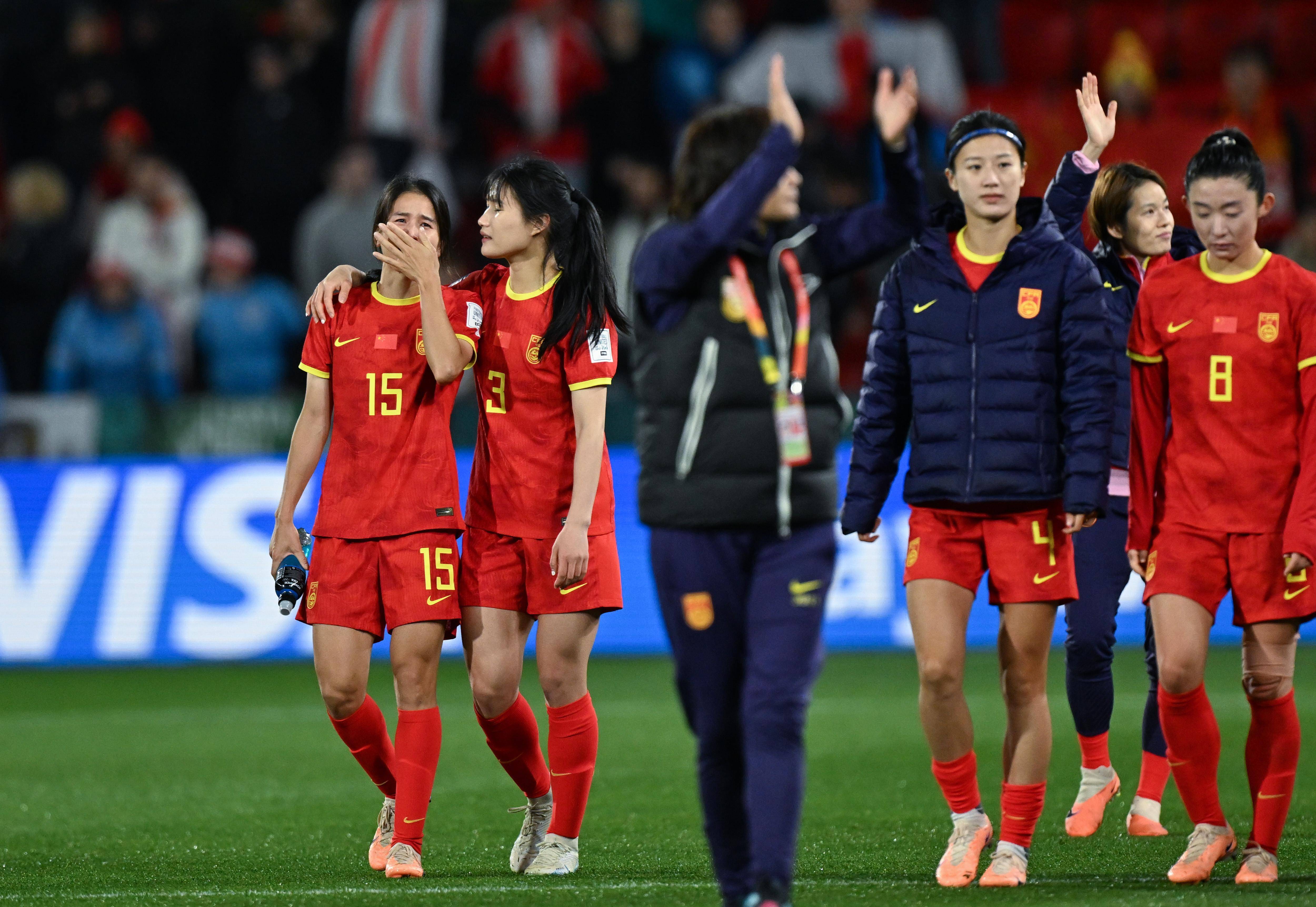 国际足球比赛中，女性选手展现出色球技的简单介绍