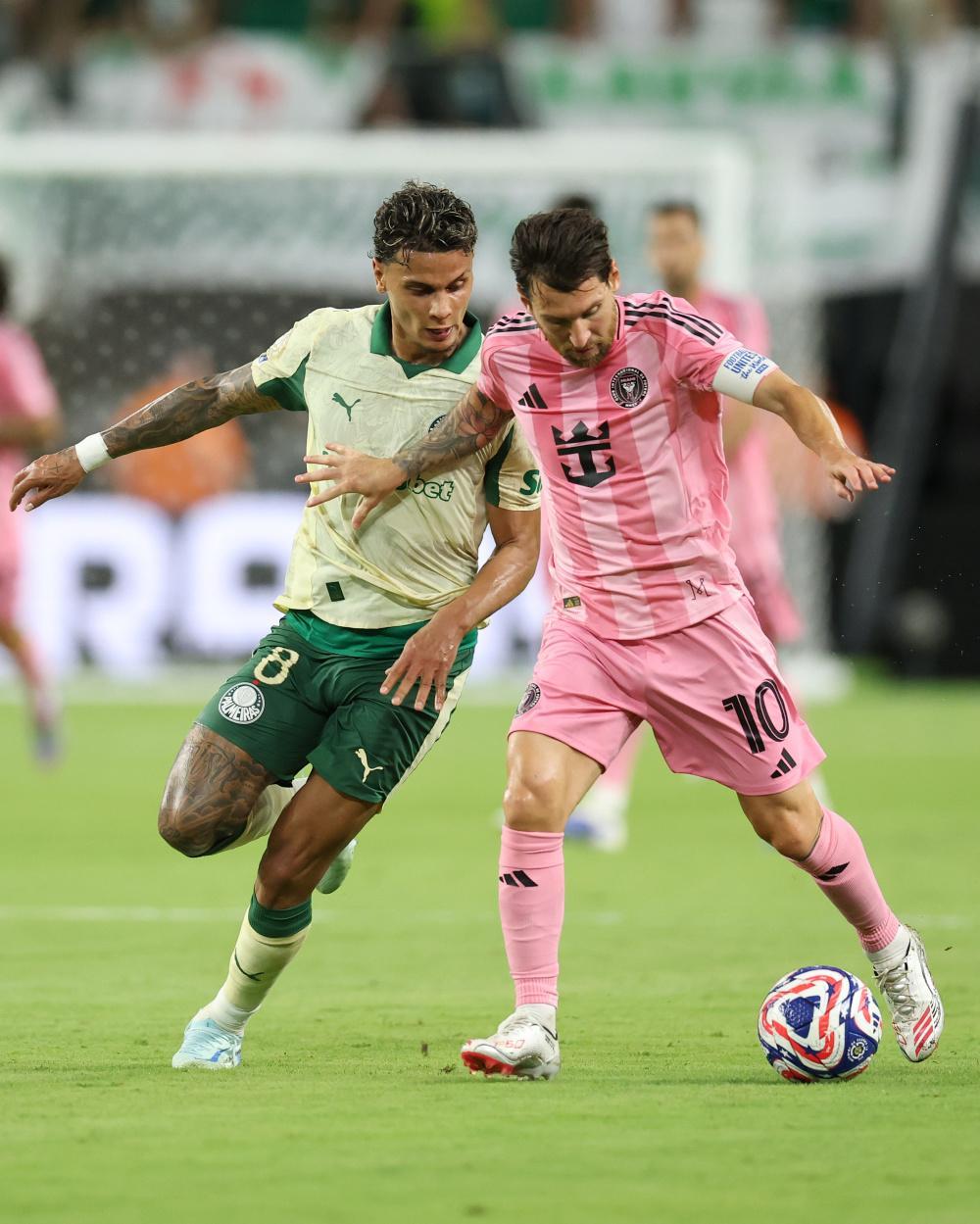 PG游戏APP-阿尔及利亚球员入选法国国家队备战比赛