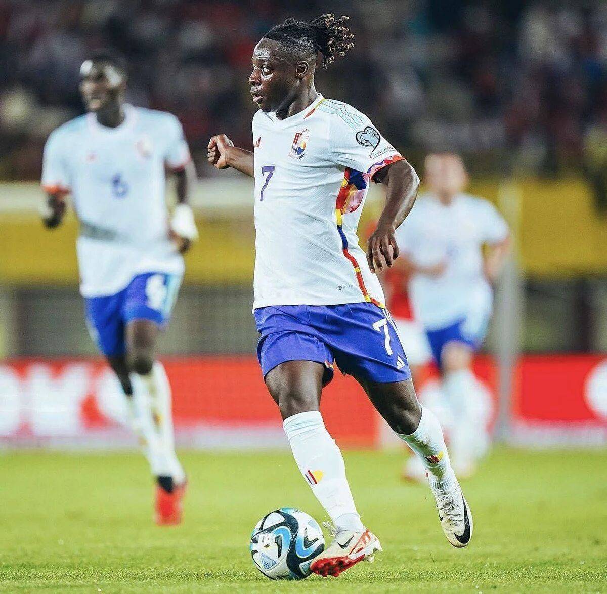 亚美尼亚对罗马尼亚，亚美尼亚队员调整战术备战的简单介绍