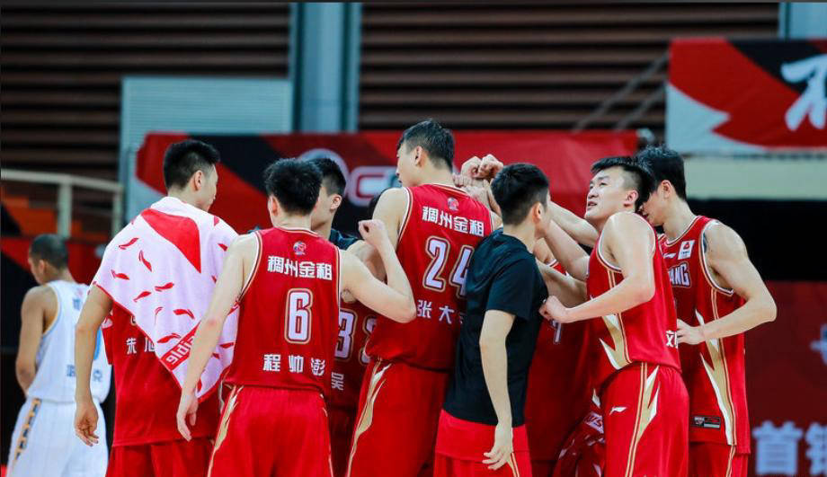 包含广东队挑战浙江男篮，东部头名之争的词条