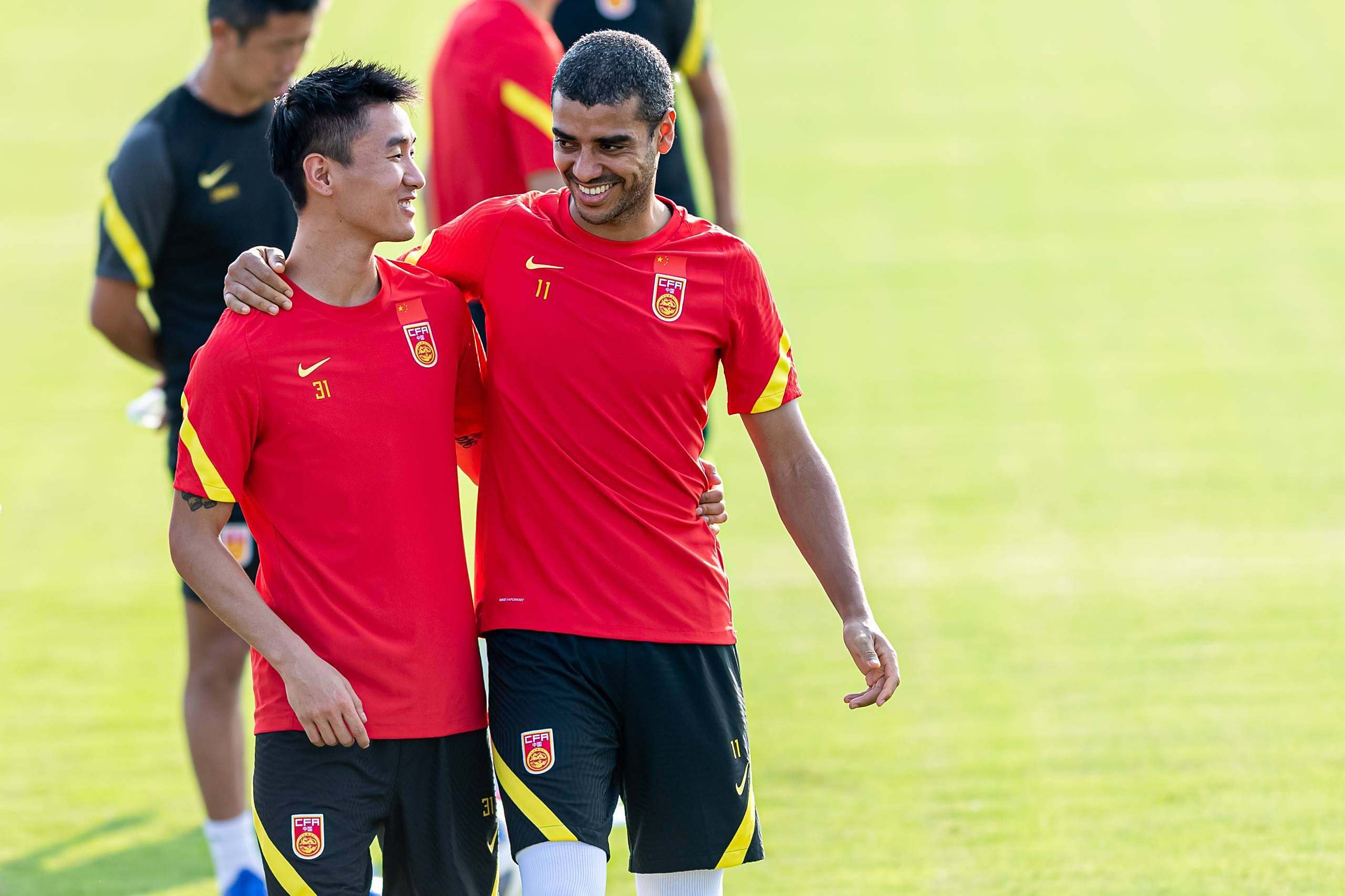 PG电子官网-包含赛前紧张训练，球队备战充满信心的词条