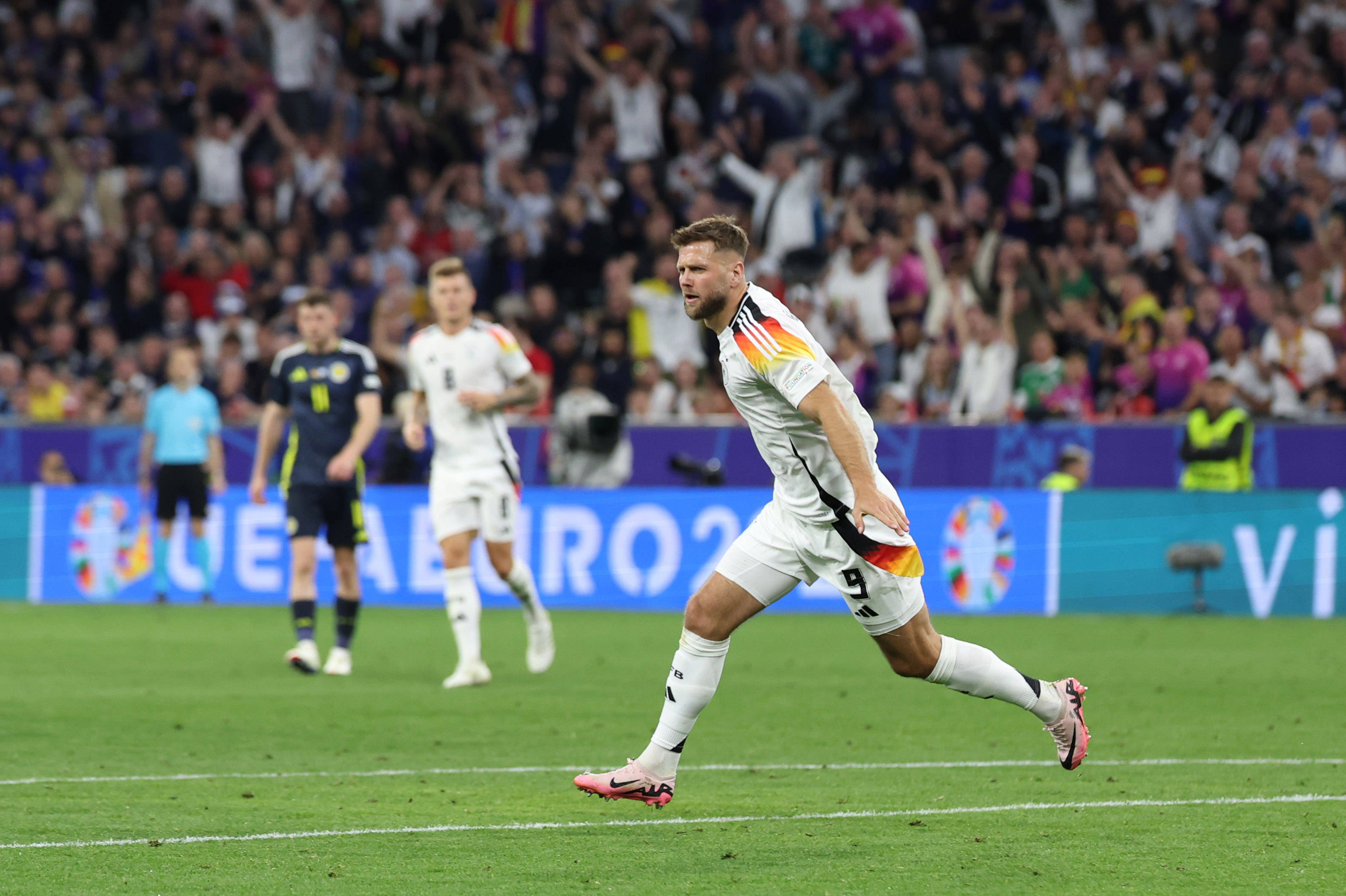 苏格兰队在欧锦赛预选赛中晋级困难