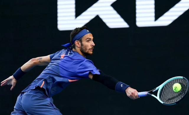 包含意大利网球队逆转西班牙网球队,克耶高斯打破历史纪录的词条 包含意大利网球队逆转西班牙网球队,克耶高斯打破历史纪录的词条