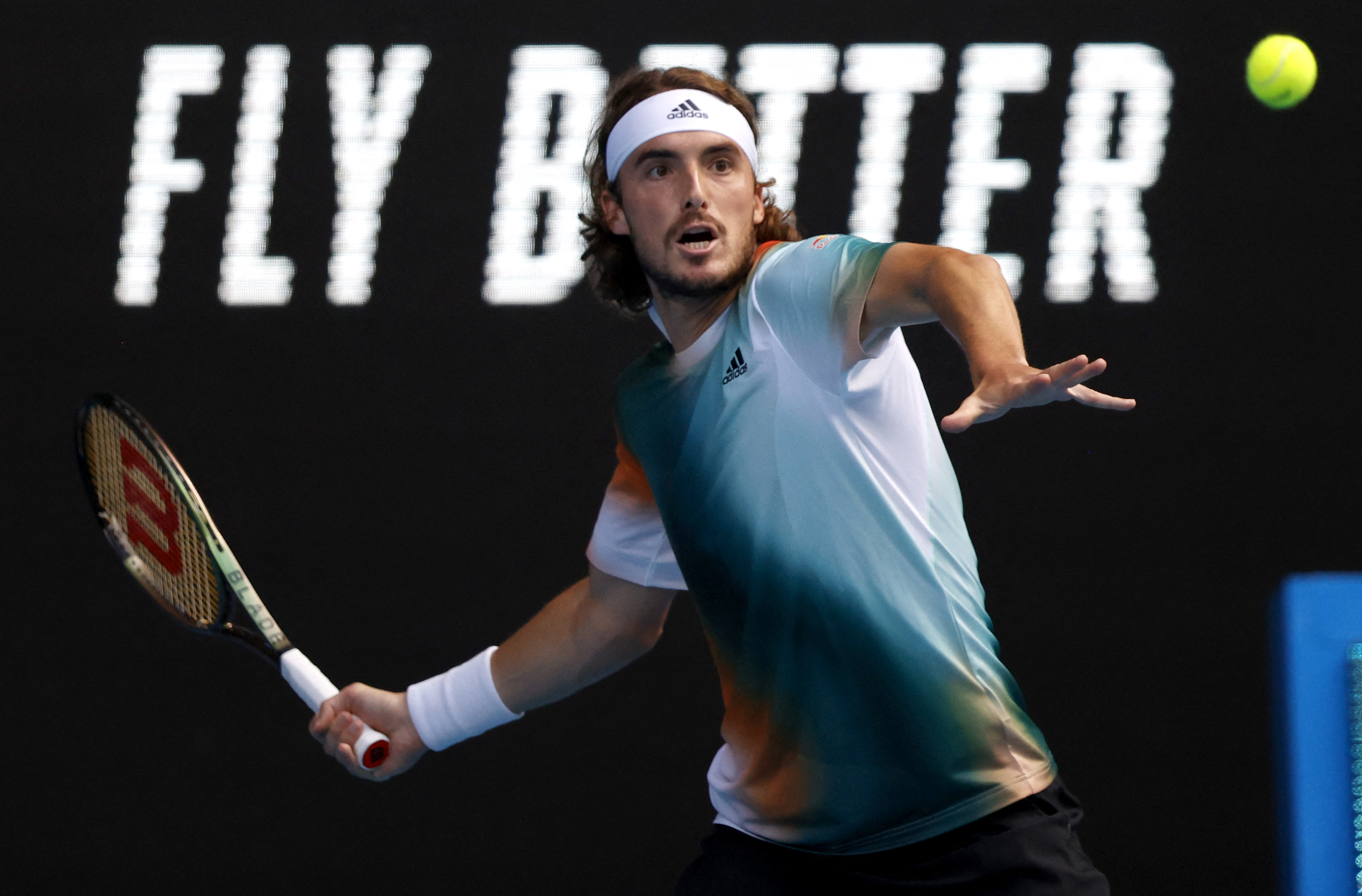 PG电子官方-温网险胜戴维斯杯，西西帕斯高光表现的简单介绍