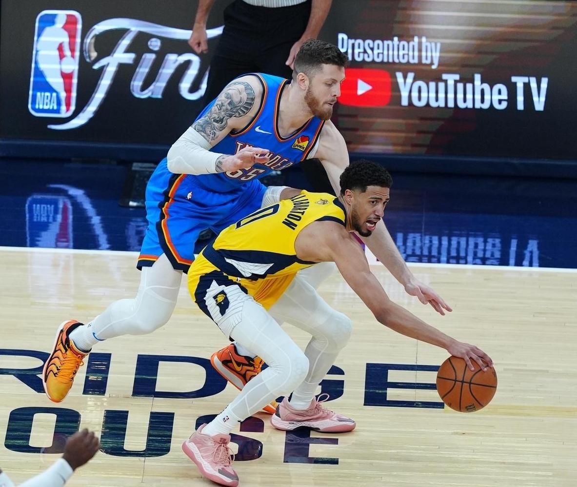 国王爆冷美国男篮，福克斯关键制胜