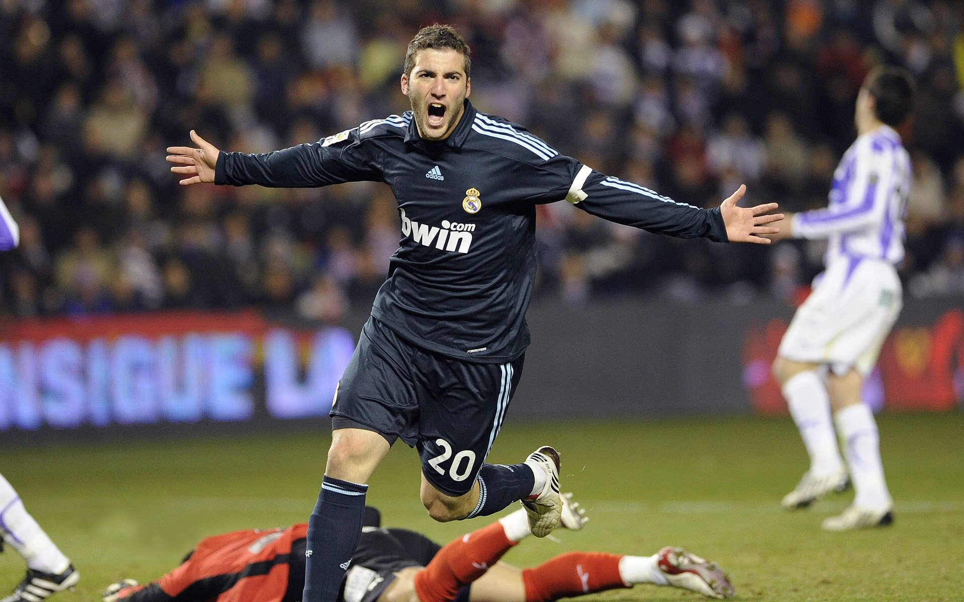 F1街道赛焦点战，日本车手踏平摩洛哥，技术与勇气的双重征服