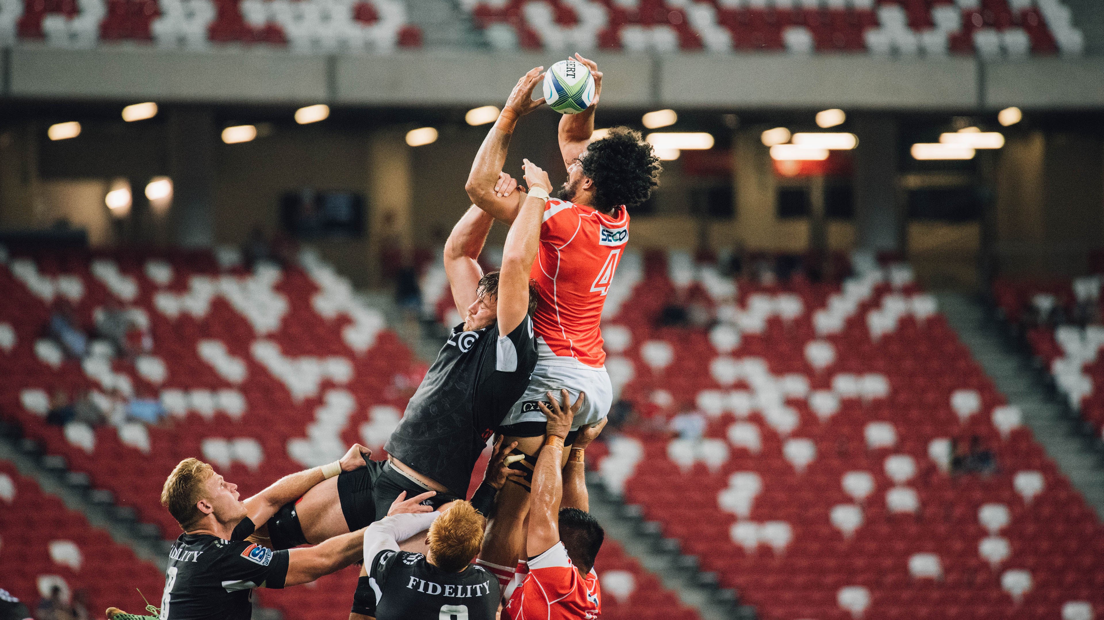 布雷默连续破门定乾坤，里昂主场力克皇马拉开晋级差距