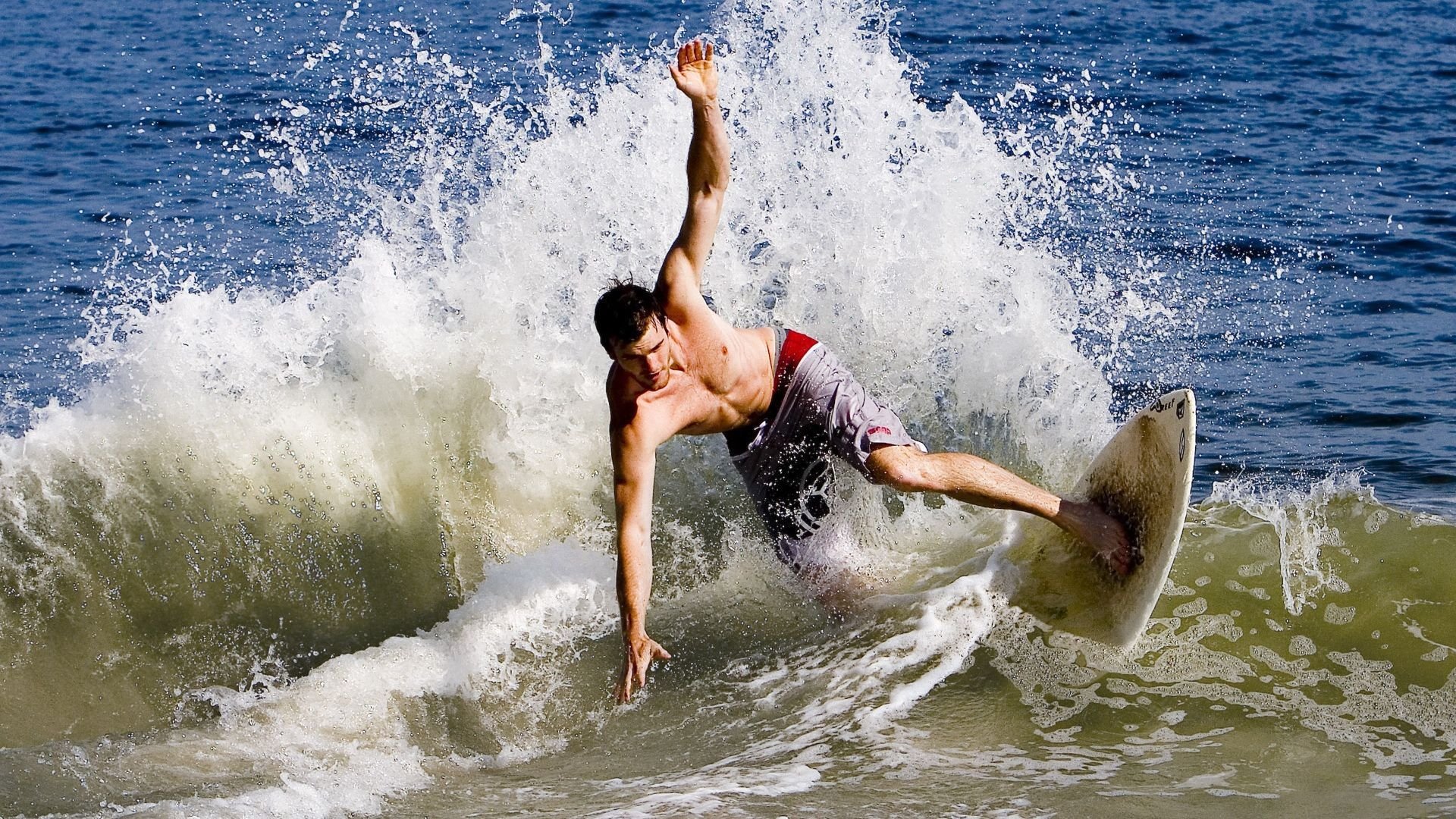 贝恩狂飙突袭，新疆主场失守！广厦外援单节22分让悬念提前终结